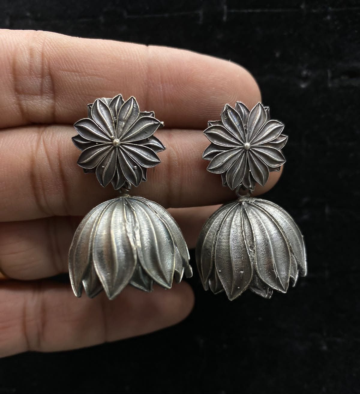 SILVER LOOK ALIKE EARRING SET