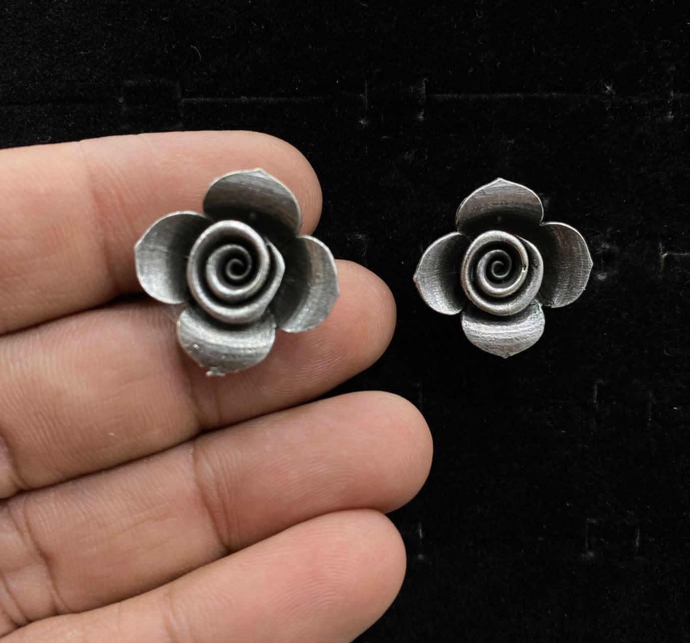SILVER LOOK ALIKE EARRING SET
