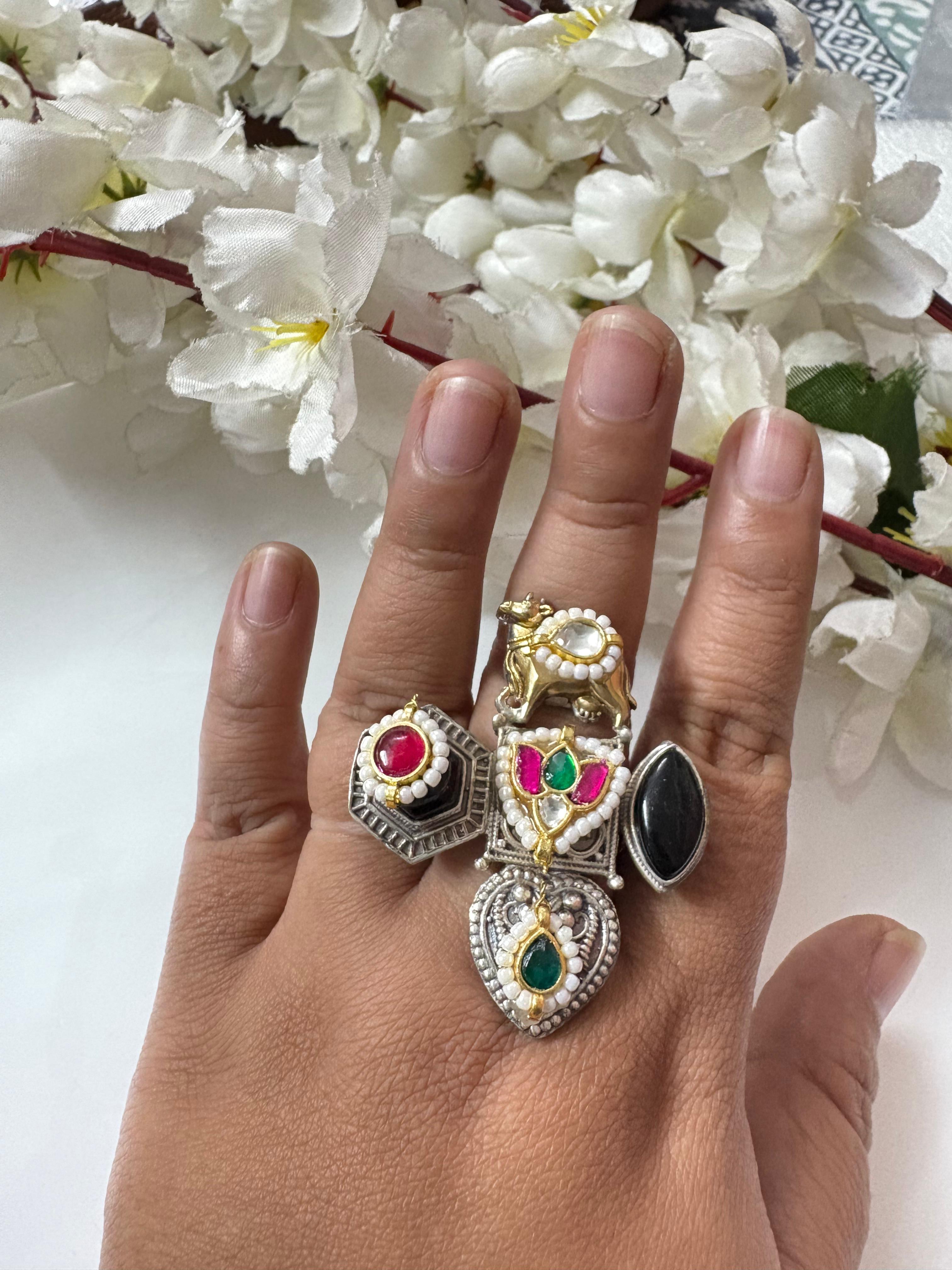 (BESTSELLER) Kundan Fusion Nandi Statement Ring