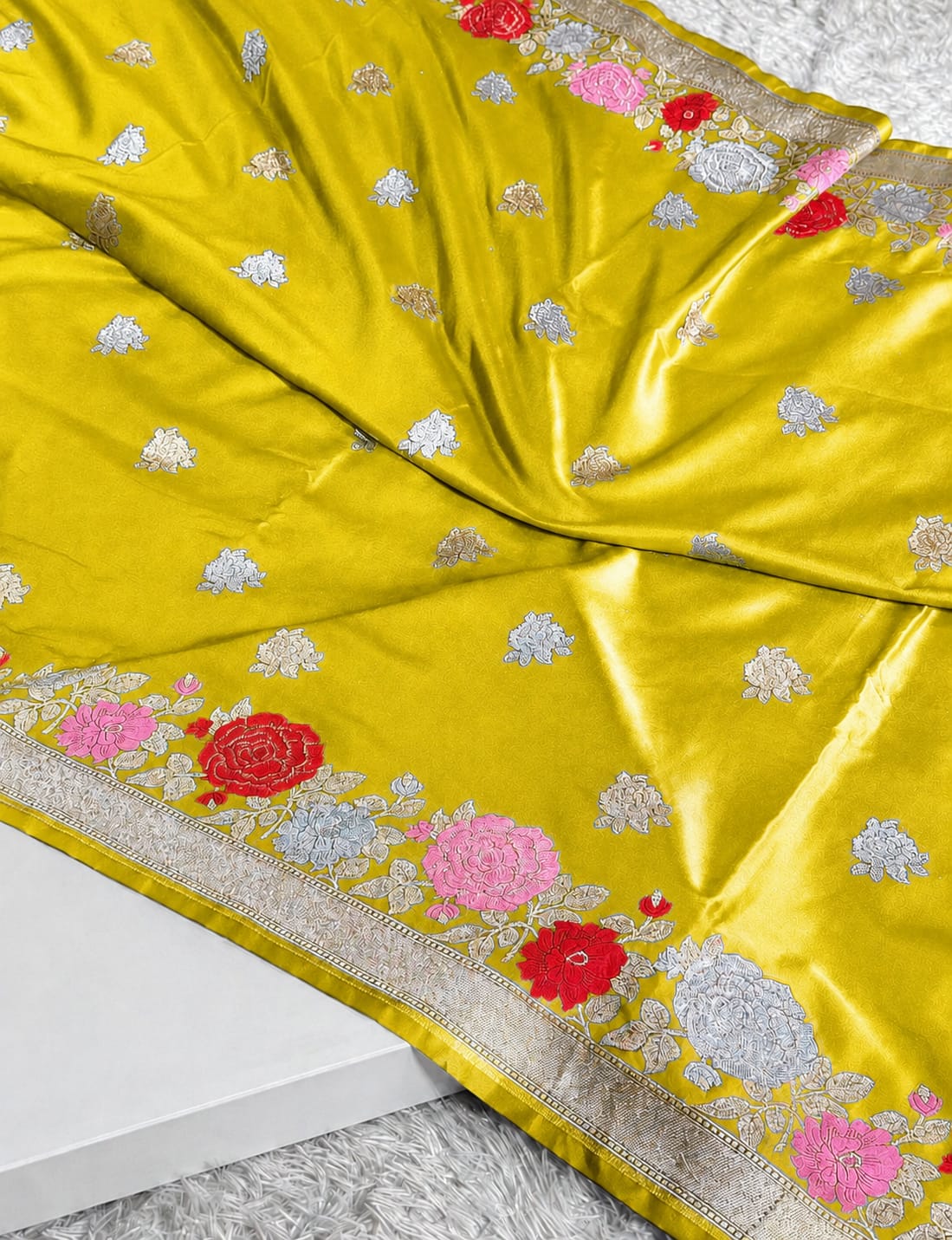 Banarasi Handloom Mashru Silk Saree (with Meenakari Floral Border)