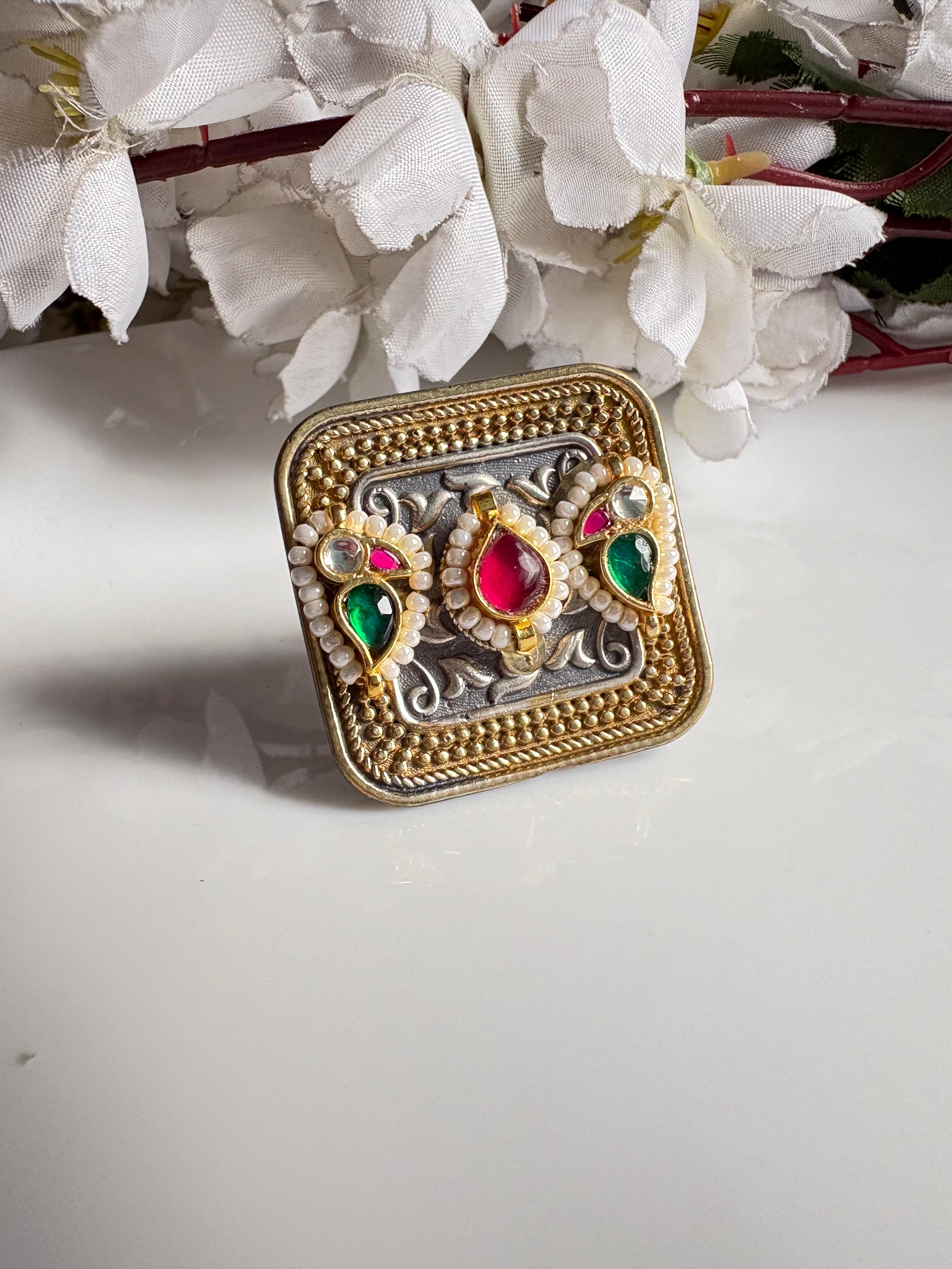 Kundan Fusion Statement Ring ( Dual-Tone )